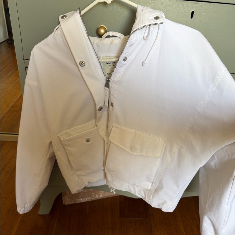 Abercrombie & Fitch Cropped Hooded Utility Jacket White - Picture 3 of 7
